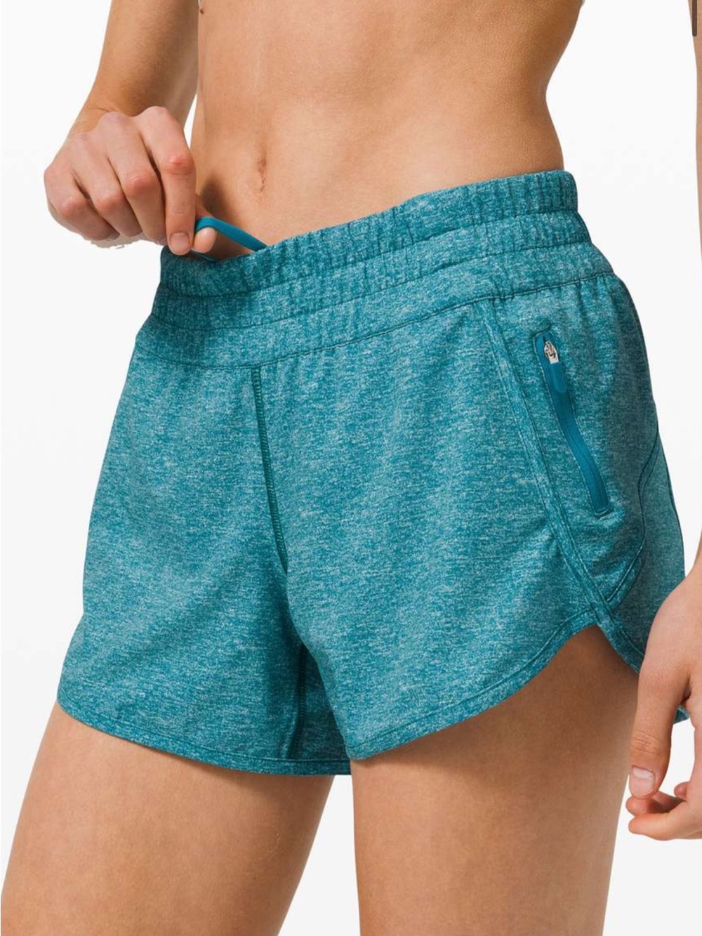 Lululemon Tracker Short V *4"
Heather Lux Multi Hawaiian Blue size 10